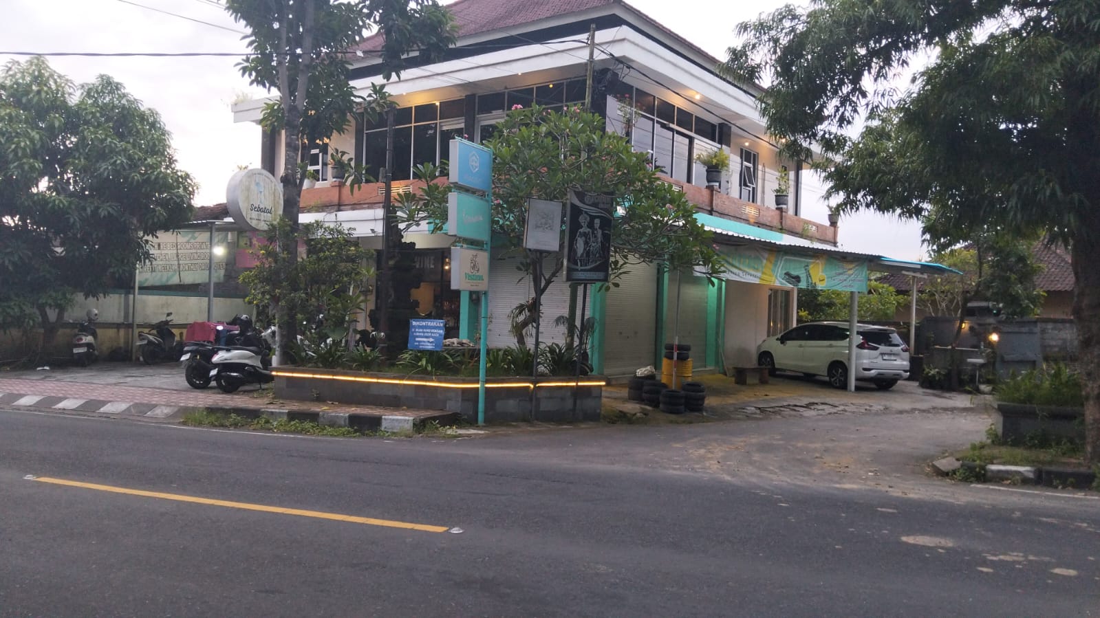 Ubud Suites Batuan