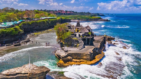 Cozzy.id - Hotel Murah - Hotel Terdekat - Penginapan Murah - Penginapan Terdekat - Booking Hotel - Tanah Lot - Ikon Bali yang Memukau - Sumber Gambar (Detik)