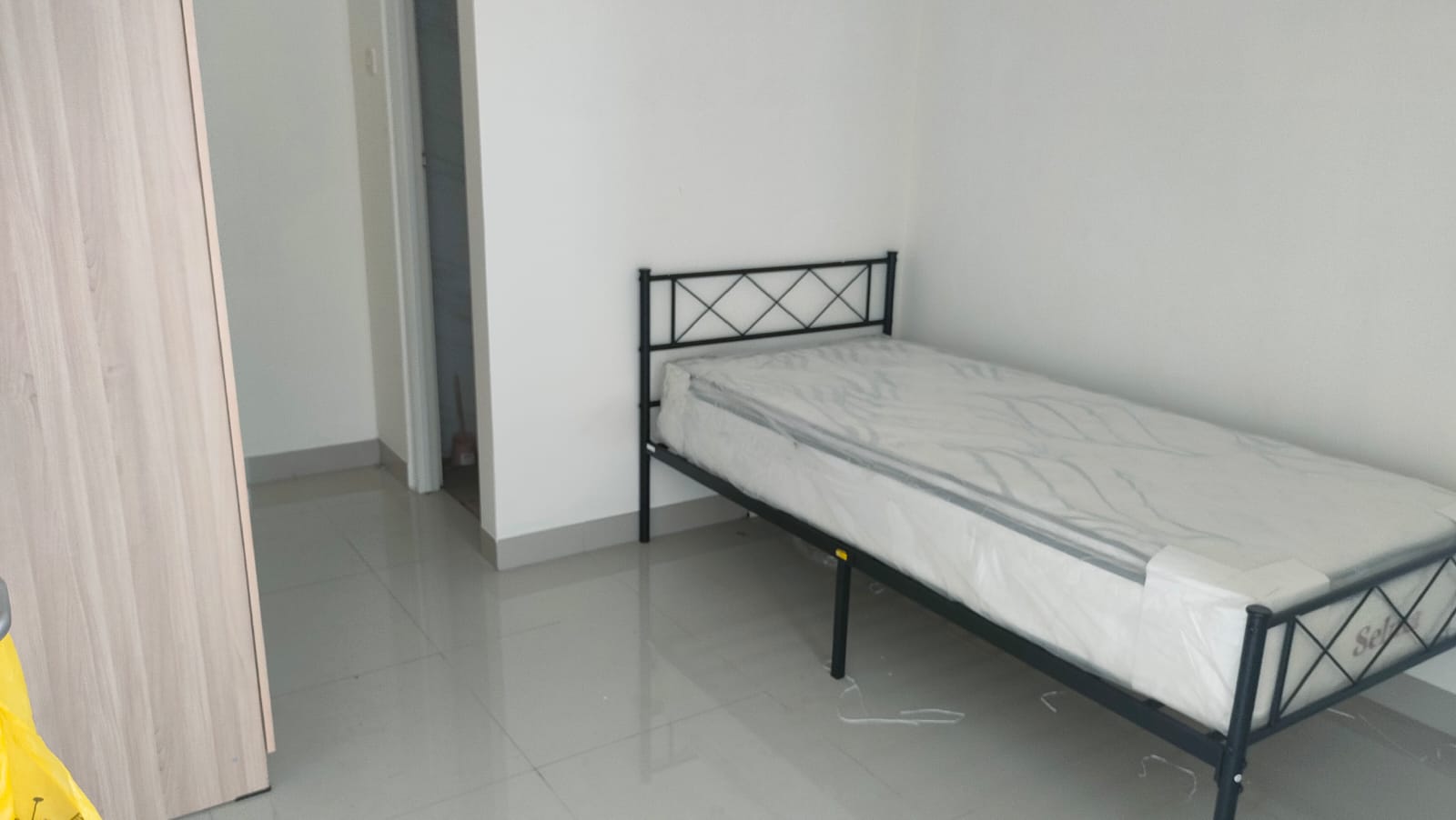 Kamar Kipas Angin Bulanan